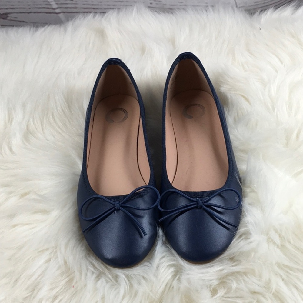 NWOT blue sz 6 flat shoes